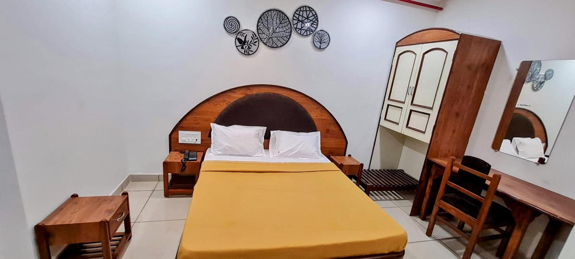 Hotel Tirth Ankleshwar Exterior foto